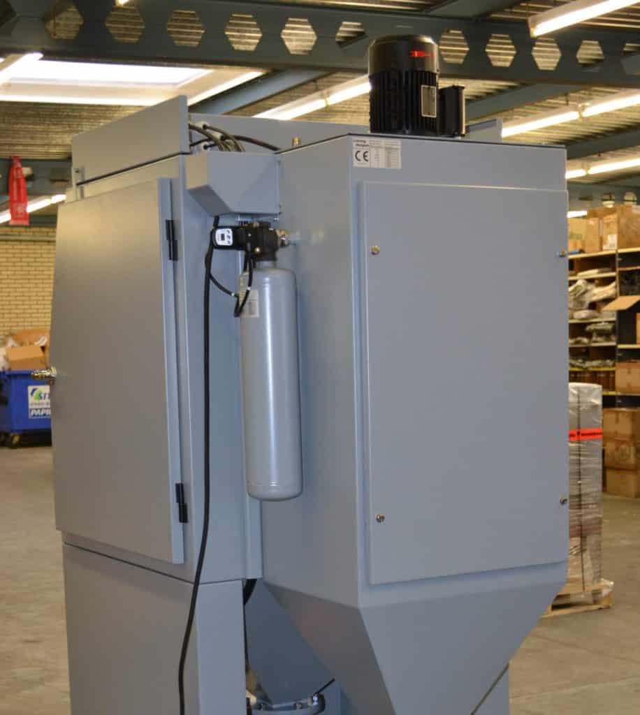 Mistral MP02 bakside med filterrom og automatisk rens av filterpatron.